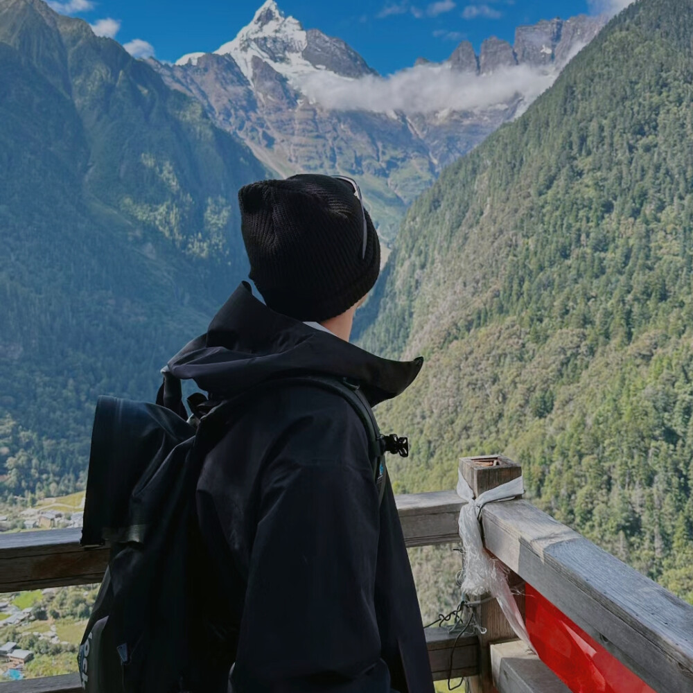 主动让出一屋半妻后，她跪着直播追夫火葬场